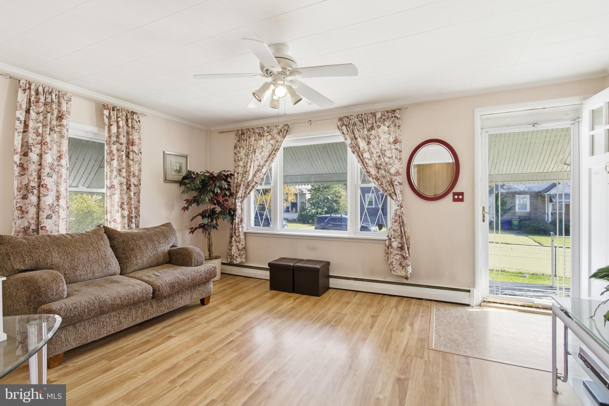 5402 Creston Avenue Baltimore, MD 21214 - Photo 4 of 22