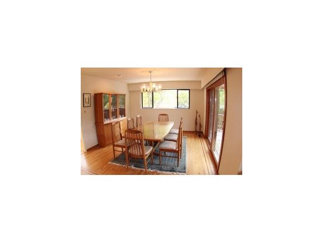 1056 Whitwell Road Hillsborough, CA 94010 - Photo 5 of 9 Gallery Image 5