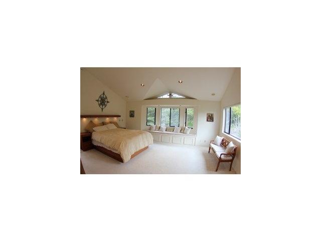 1056 Whitwell Road Hillsborough, CA 94010 - Photo 6 of 9 Gallery Image 6