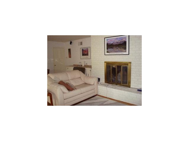 1056 Whitwell Road Hillsborough, CA 94010 - Photo 7 of 9 Gallery Image 7