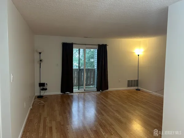 $1,725 | 5317 Ravens Crest Drive, Plainsboro, NJ 08536