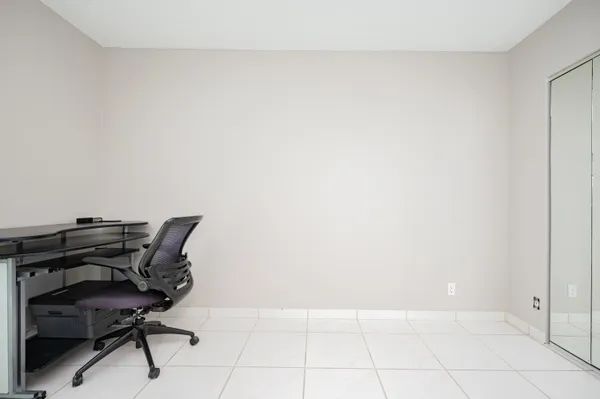 $2,700 | 20335 West Country Club Drive, Unit 1704, Aventura, FL 33180