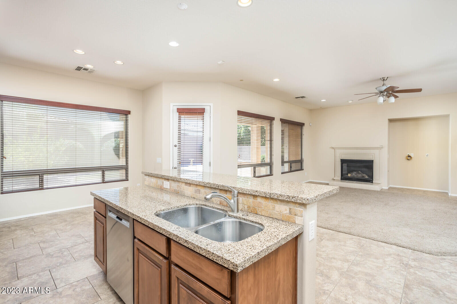 2423 West Corral Road Phoenix, AZ 85041 - Photo 7 of 40 Kitchen