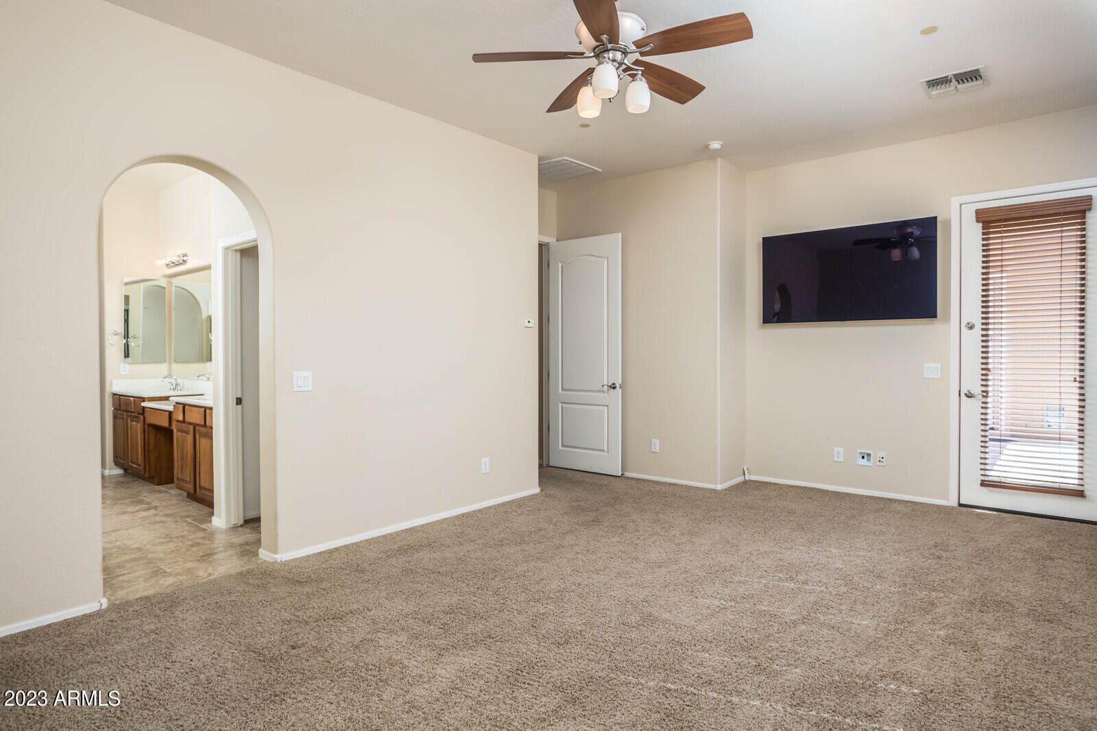 2423 West Corral Road Phoenix, AZ 85041 - Photo 9 of 40 Primary