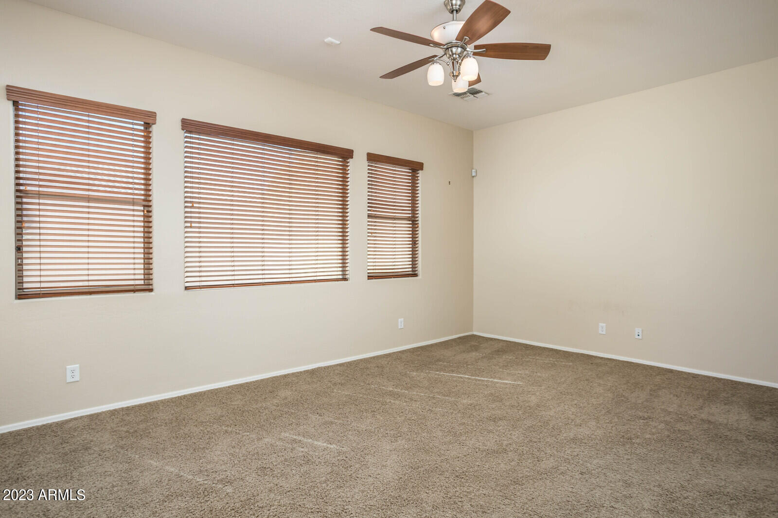 2423 West Corral Road Phoenix, AZ 85041 - Photo 10 of 40 Primary