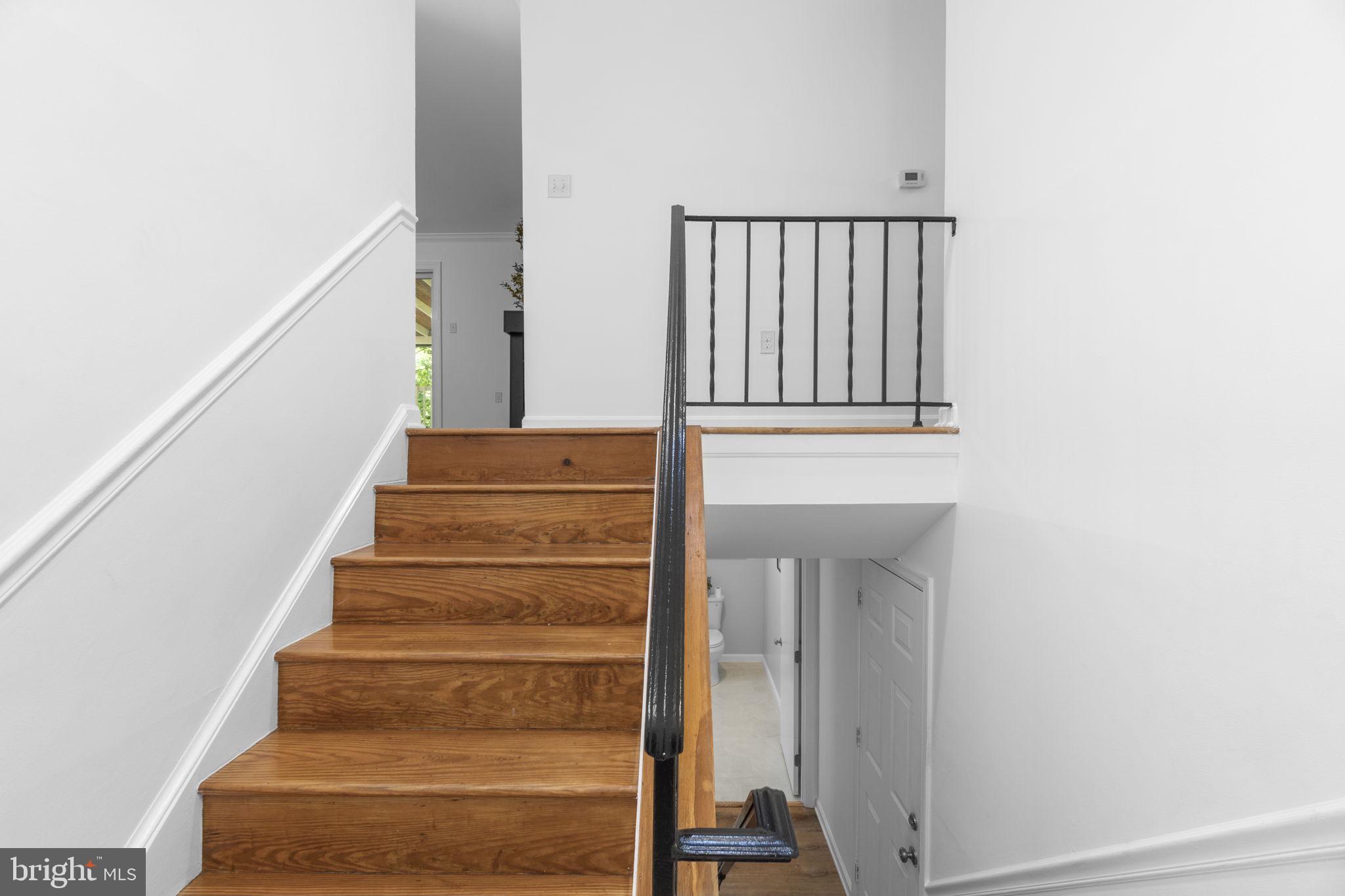 12262 Etchison Road Ellicott City, MD 21042 - Photo 4 of 45 Foyer