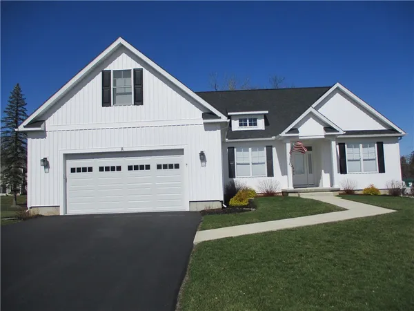 $499,900 | 8 Royal Court, Horseheads, NY 14845
