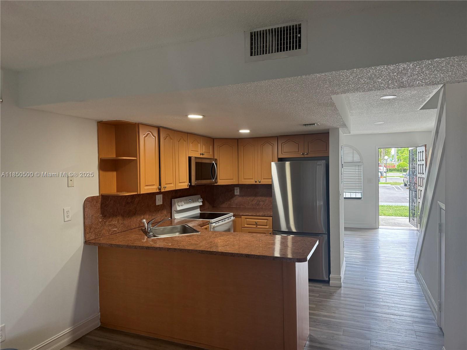 2289 West 52nd Street, Unit 23 Hialeah, FL 33016 - Photo 8 of 23