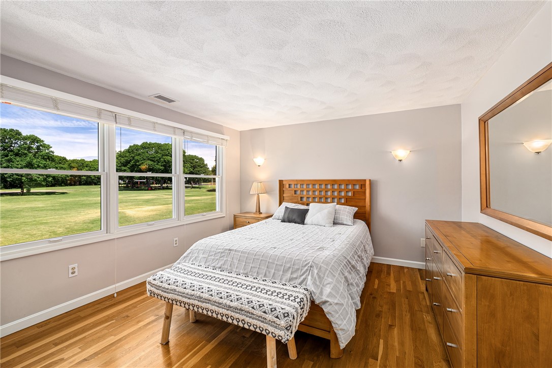 357 Capron Farm Drive Warwick, RI 02886 - Photo 19 of 49