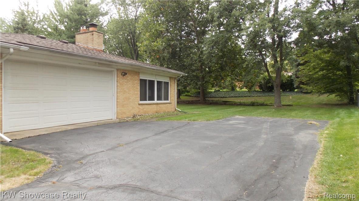 28109 Hawberry Road Farmington, MI 48331 - Photo 4 of 26 DSCN3862.JPG