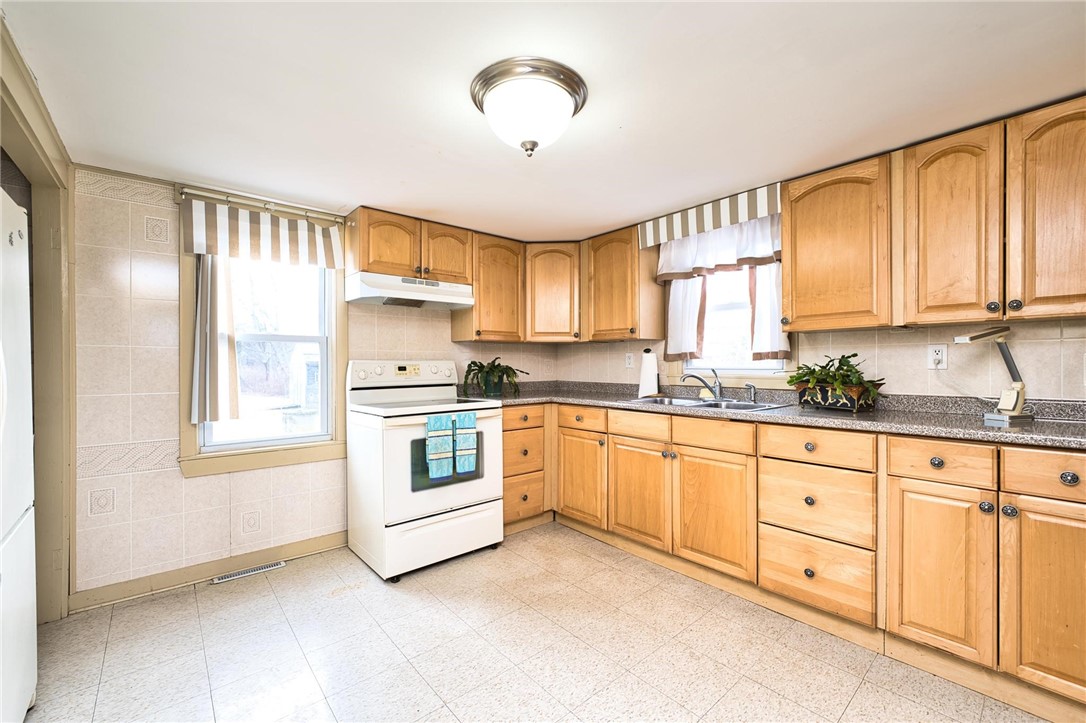 138 Willow Avenue Little Compton, RI 02837 - Photo 15 of 28