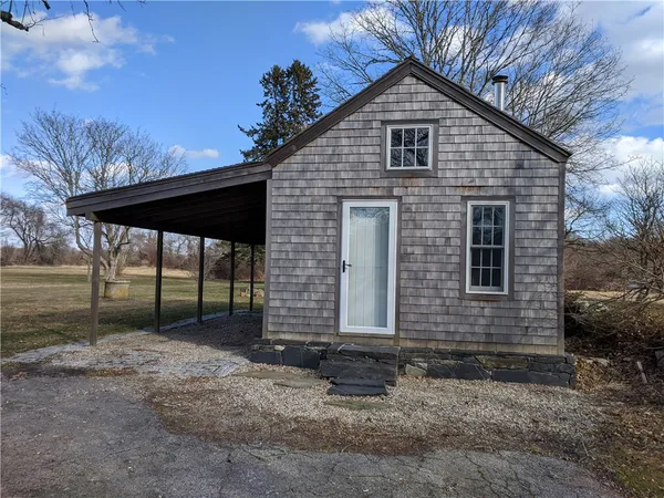 $824,900 | 138 Willow Avenue, Little Compton, RI 02837