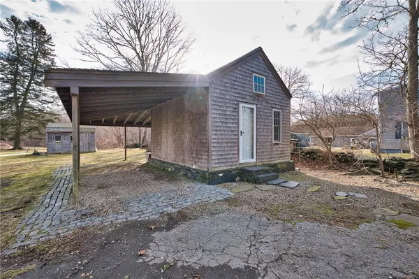 $824,900 | 138 Willow Avenue, Little Compton, RI 02837