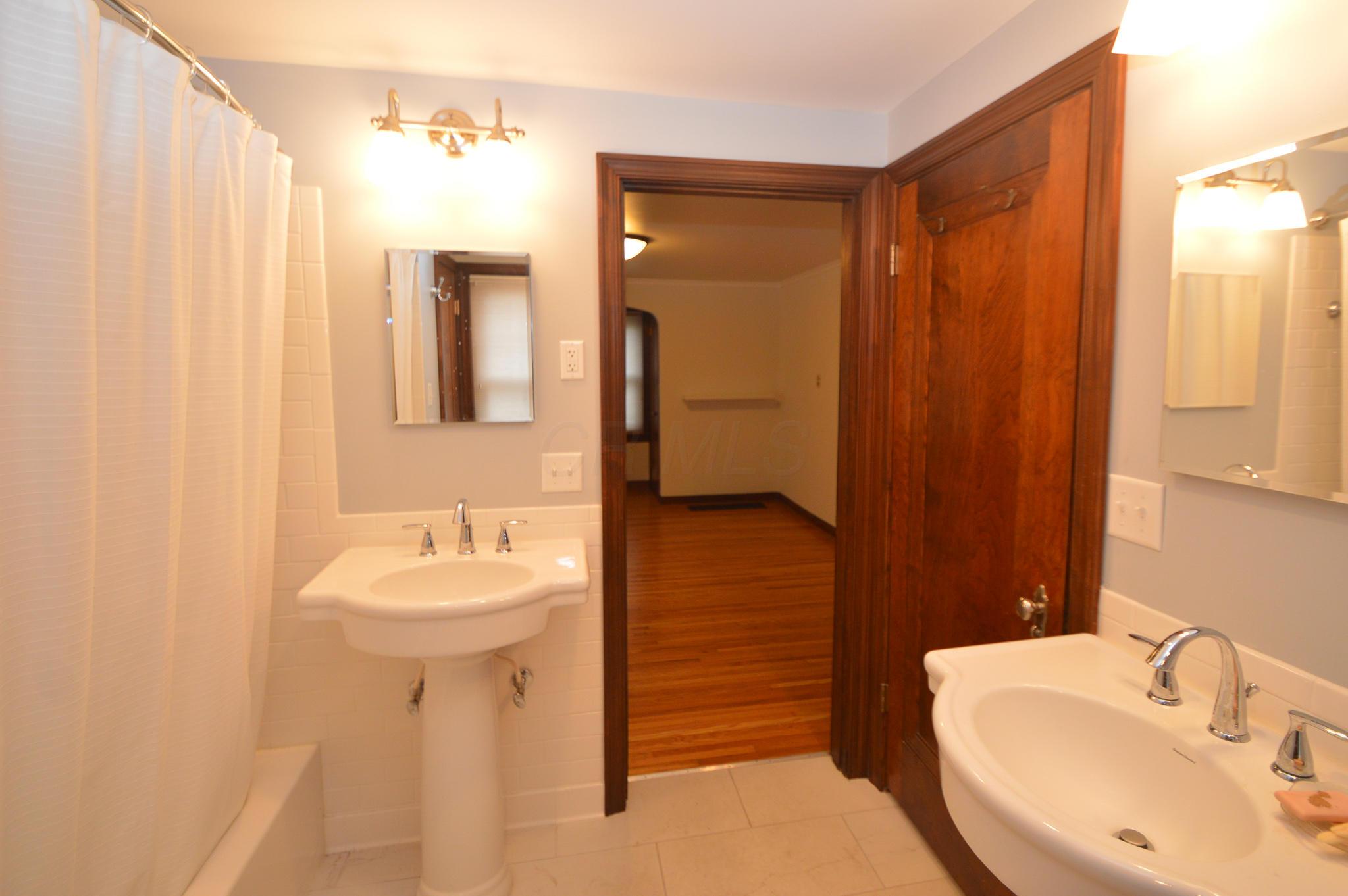 2495 Brookwood Road Columbus, OH 43209 - Photo 18 of 25