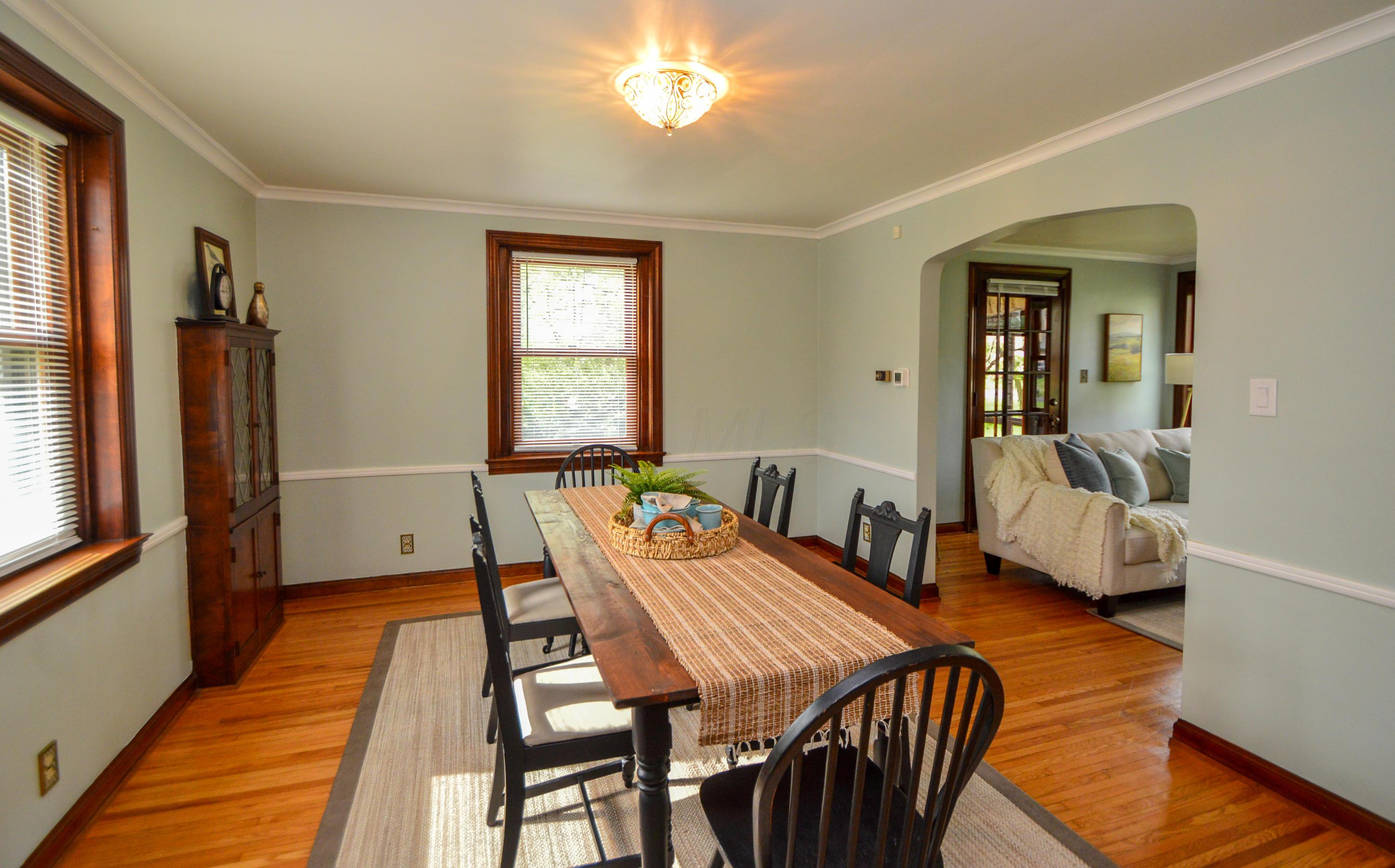 2495 Brookwood Road Columbus, OH 43209 - Photo 3 of 25