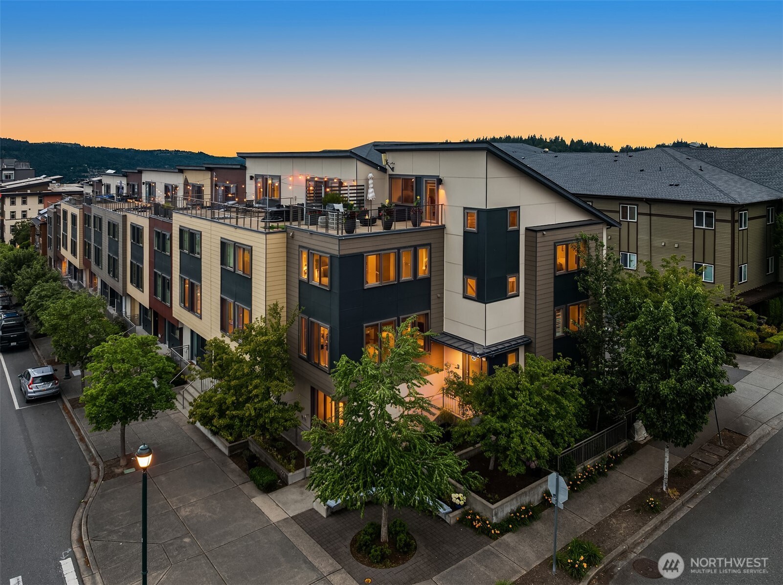 998 Northeast High Street, Unit 12 Issaquah, WA 98029 - Photo 34 of 36