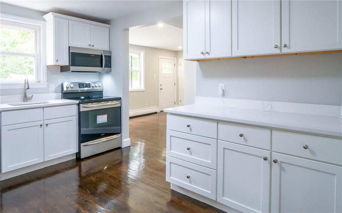 66 Massey Road Tiverton, RI 02878 - Photo 9 of 28 Gallery Image 9