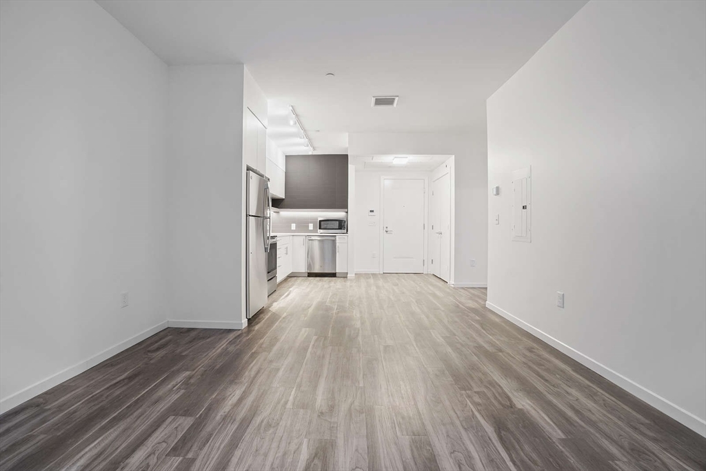 839 Beacon Street, Unit 311 Boston, MA 02215 - Photo 3 of 8
