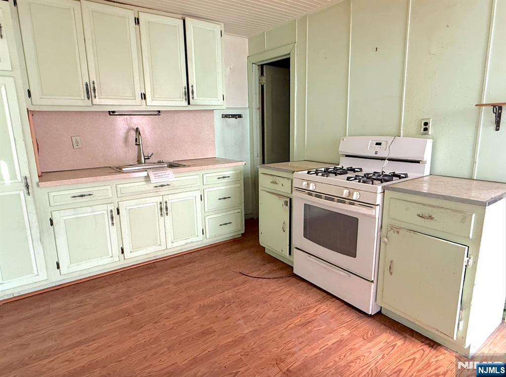 243 North 15th Street Bloomfield, NJ 07003 - Photo 9 of 17