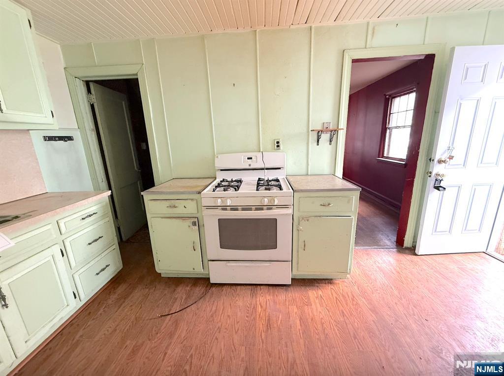 243 North 15th Street Bloomfield, NJ 07003 - Photo 10 of 17