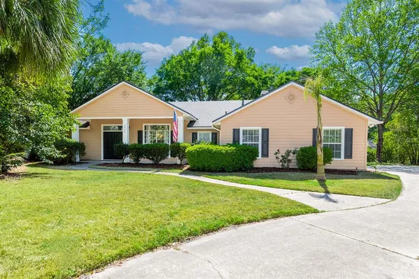 $435,000 | 6924 Southwest 80th Drive, Gainesville, FL 32608