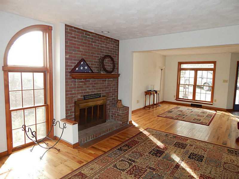 37 Renaissance Drive Irwin, PA 15642 - Photo 7 of 20 Family Room.
