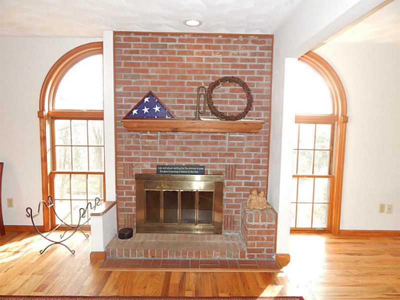 37 Renaissance Drive Irwin, PA 15642 - Photo 8 of 20 Family Room.