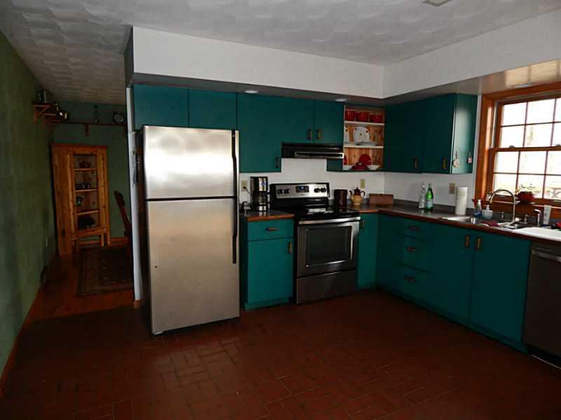 37 Renaissance Drive Irwin, PA 15642 - Photo 9 of 20 Kitchen.