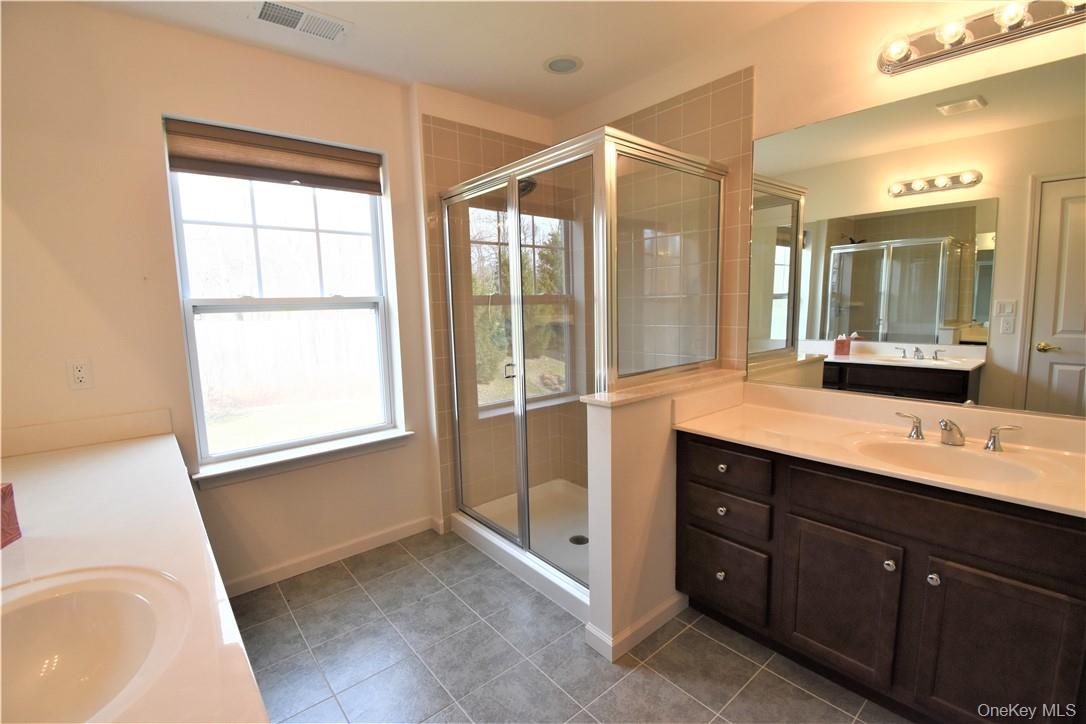 4 High Ridge Lane Middletown, NY 10940 - Photo 17 of 36 master bathroom