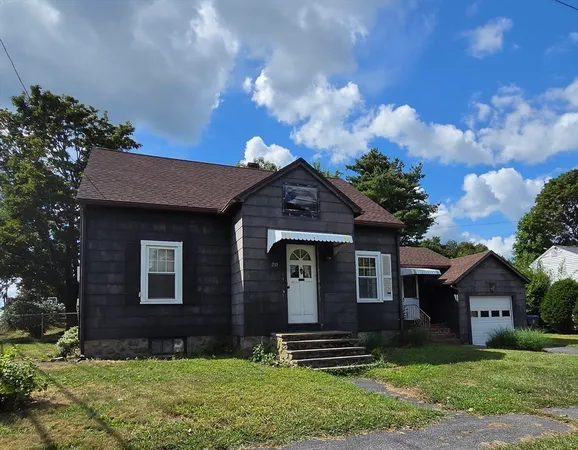 $419,900 | 211 Lowell Street, Methuen, MA 01844