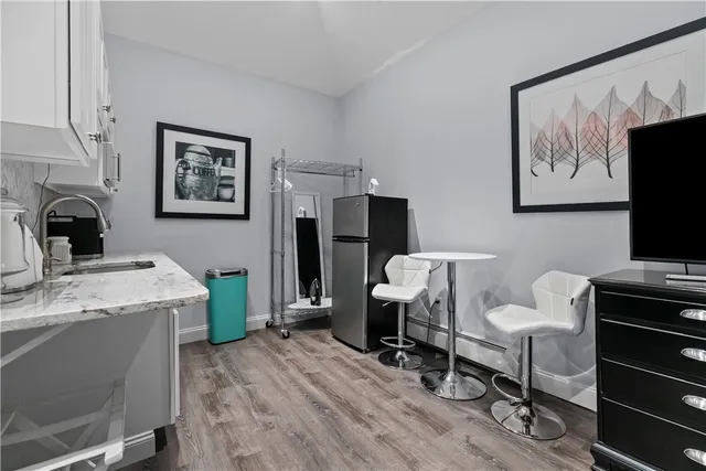 $2,700 | 137 West Main Road, Unit REAR, Middletown, RI 02842