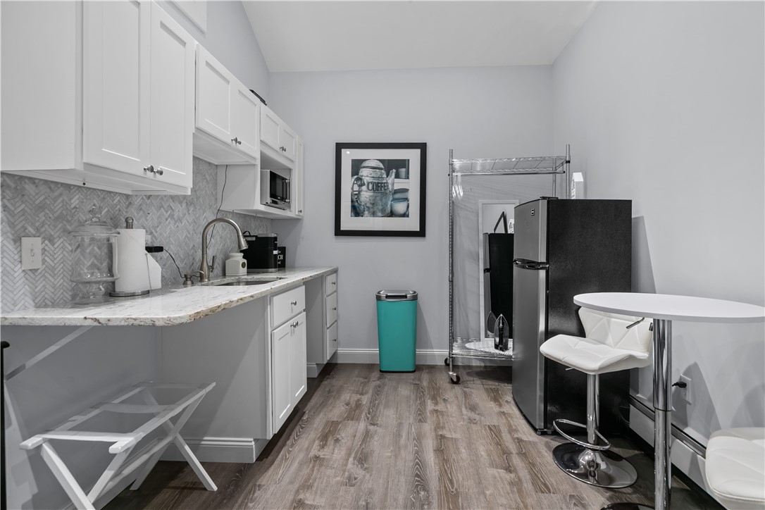 137 West Main Road, Unit REAR Middletown, RI 02842 - Photo 9 of 19