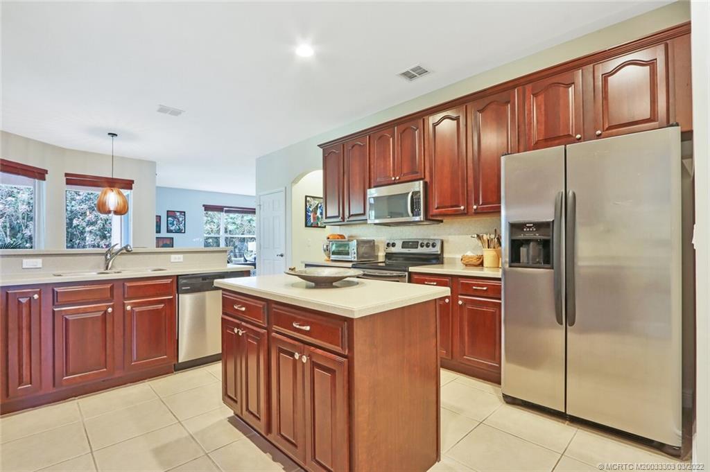 2190 Southwest Panther Trace Stuart, FL 34997 - Photo 13 of 44 Gallery Image 13