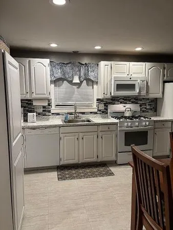 $411,000 | 14 Carol Drive, Franklin, MA 02038