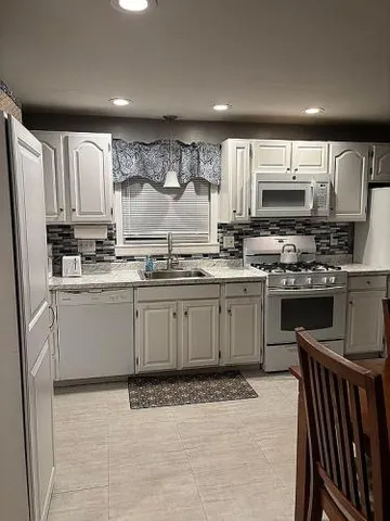 $411,000 | 14 Carol Drive, Franklin, MA 02038