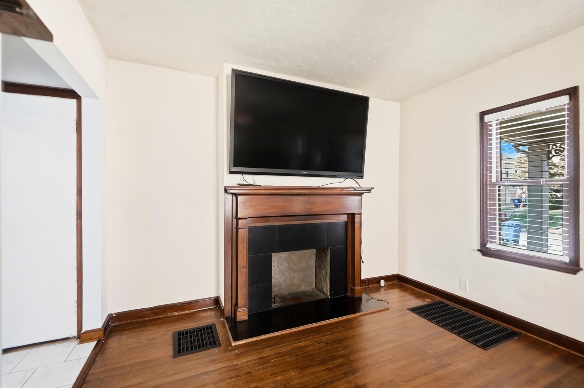 1404 Meadow Road Columbus, OH 43212 - Photo 5 of 55 054