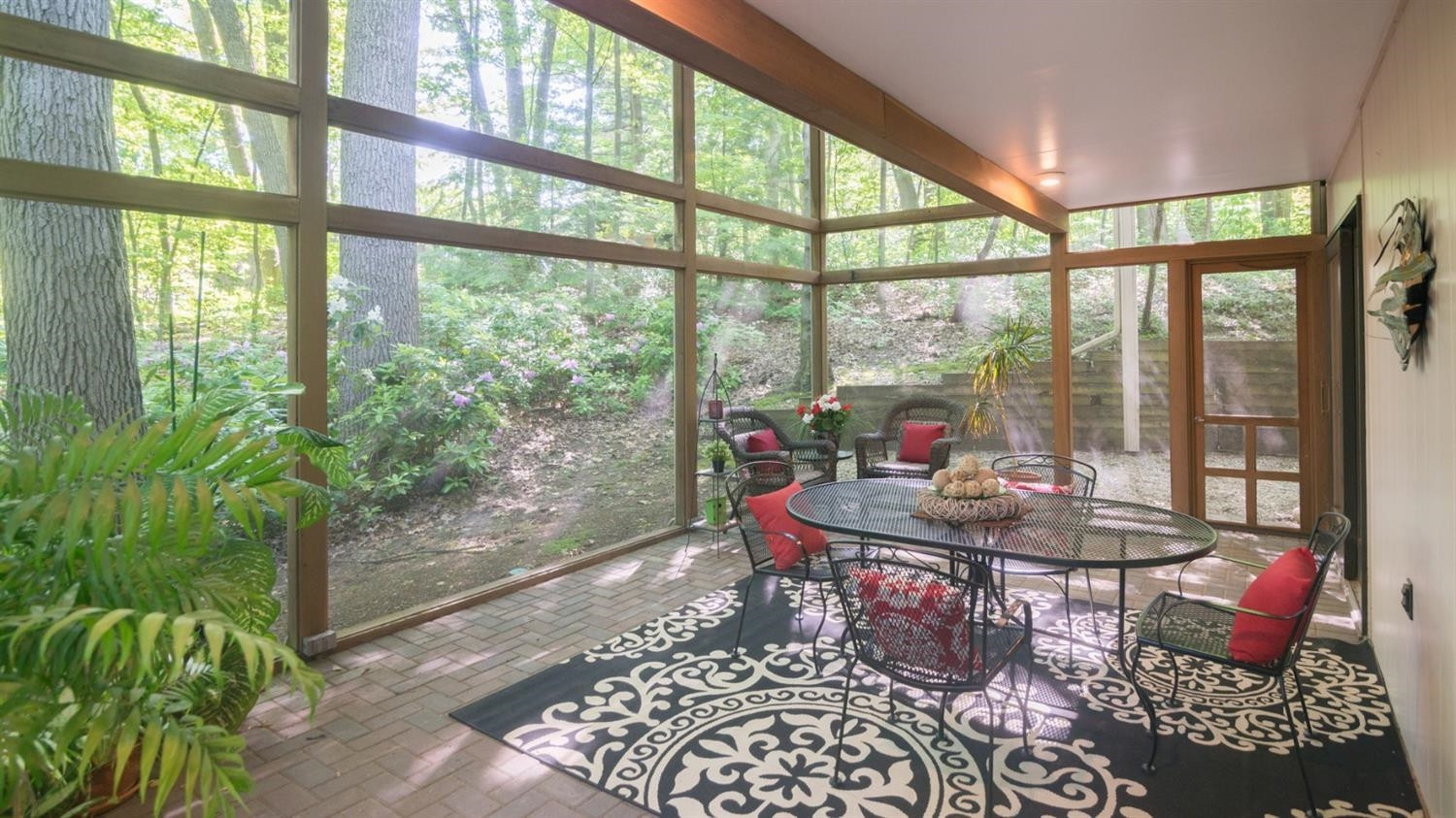 1531 Edinborough Road Ann Arbor, MI 48104 - Photo 3 of 43 Photo 3