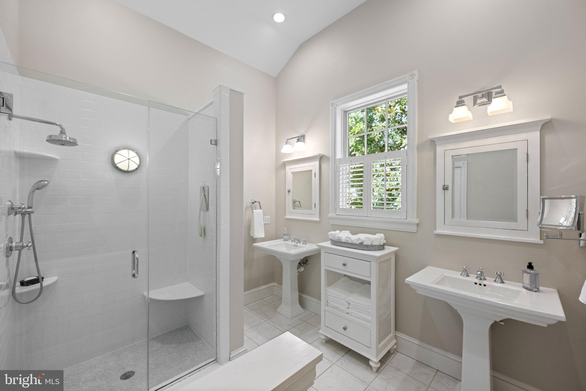 103 Walnut Avenue Wayne, PA 19087 - Photo 39 of 68 Large Primary Ensuite Bathroom