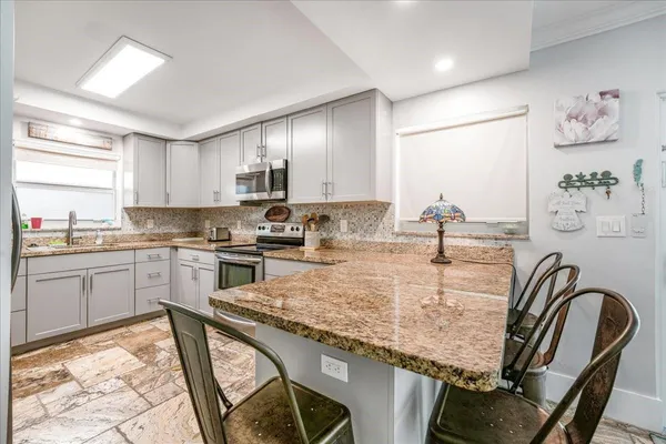 $5,000 | 1203 Hillsboro Mile, Unit 6A, Hillsboro Beach, FL 33062