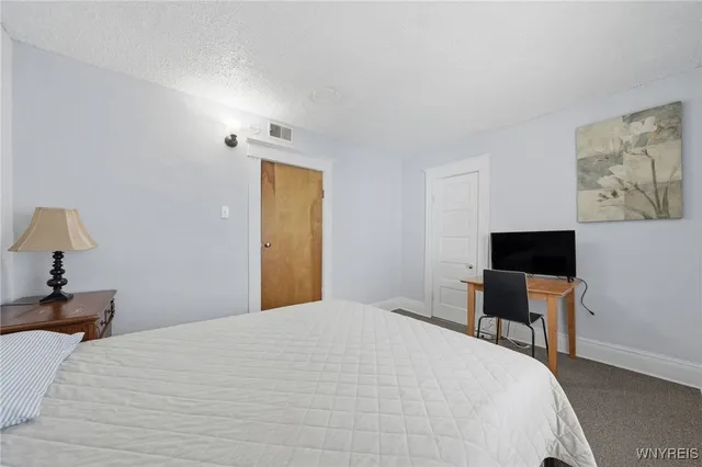 $1,095 | 214 58th Street, Niagara Falls, NY 14304