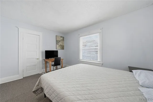 $1,095 | 214 58th Street, Niagara Falls, NY 14304