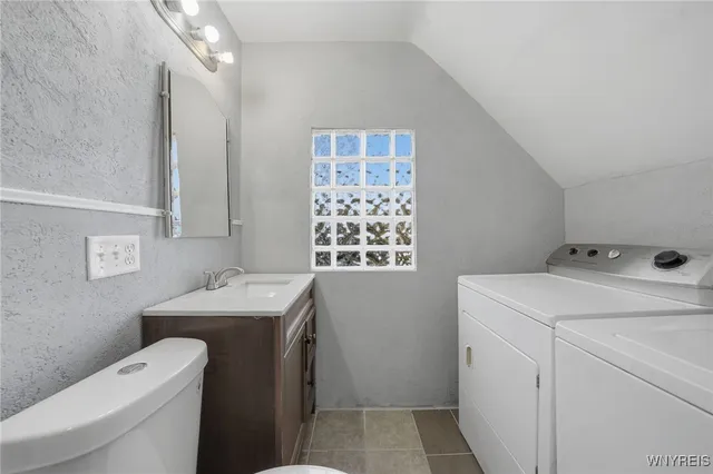 $1,095 | 214 58th Street, Niagara Falls, NY 14304