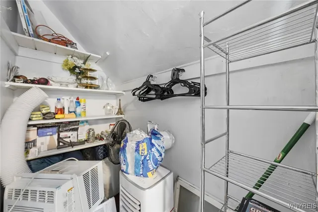 $1,095 | 214 58th Street, Niagara Falls, NY 14304