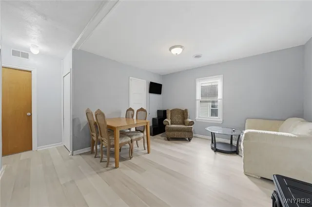 $1,095 | 214 58th Street, Niagara Falls, NY 14304