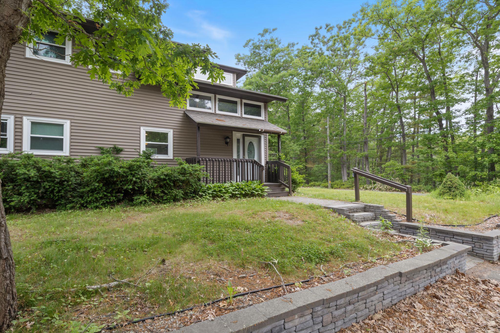 267 Pioneer Road Rye, NH 03870 - Photo 3 of 38