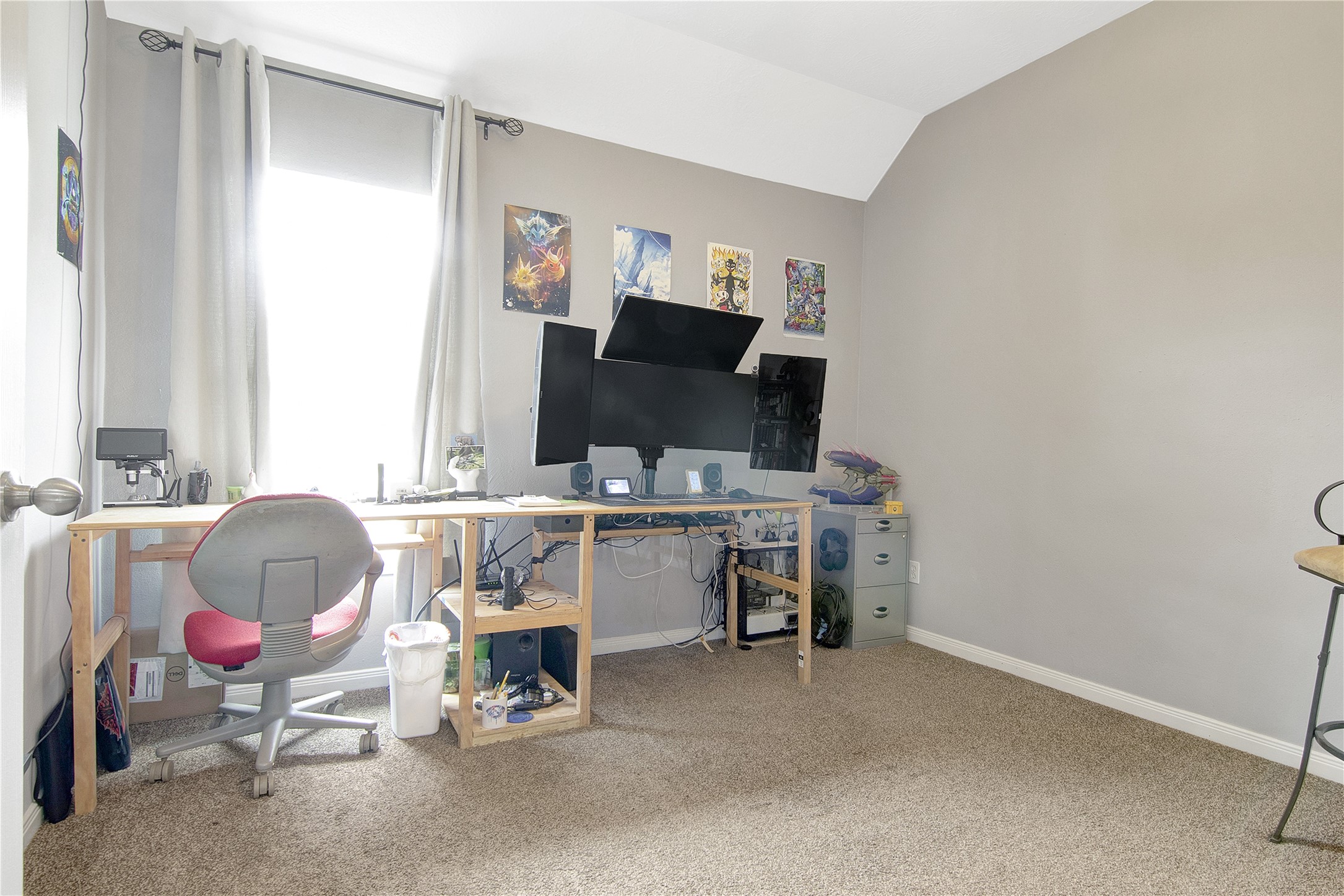 8906 Freeland Street Houston, TX 77075 - Photo 10 of 21 Upstairs second bedroom with a walk-in closet