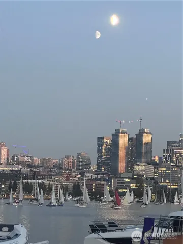 $200,000 | 2040 Westlake Avenue North, Unit 14, Seattle, WA 98109