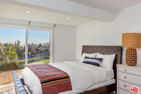 $7,950,000 | 27727 Pacific Coast Highway, Malibu, CA 90265