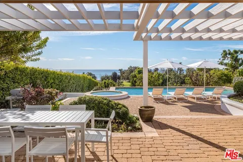 $10,495,000 | 27727 Pacific Coast Highway, Malibu, CA 90265