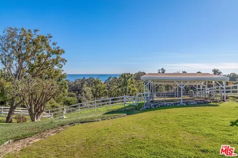 $7,950,000 | 27727 Pacific Coast Highway, Malibu, CA 90265